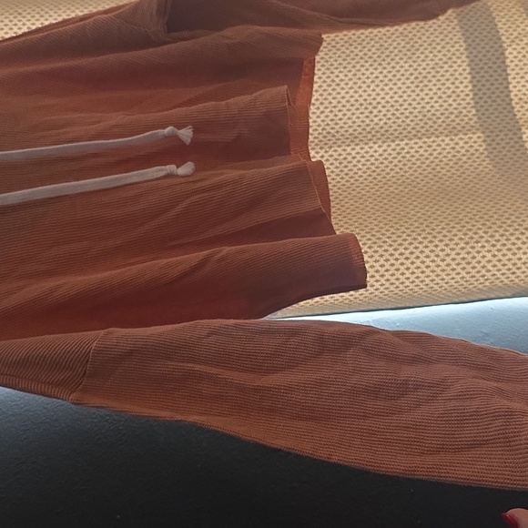 Forever 21 Peach Hooded Crop Top - Picture 5 of 6